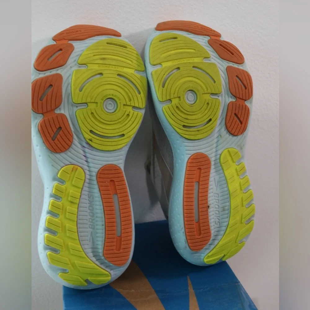 Brooks Women's Sneakers in Cream and Orange - Picture 14 of 16